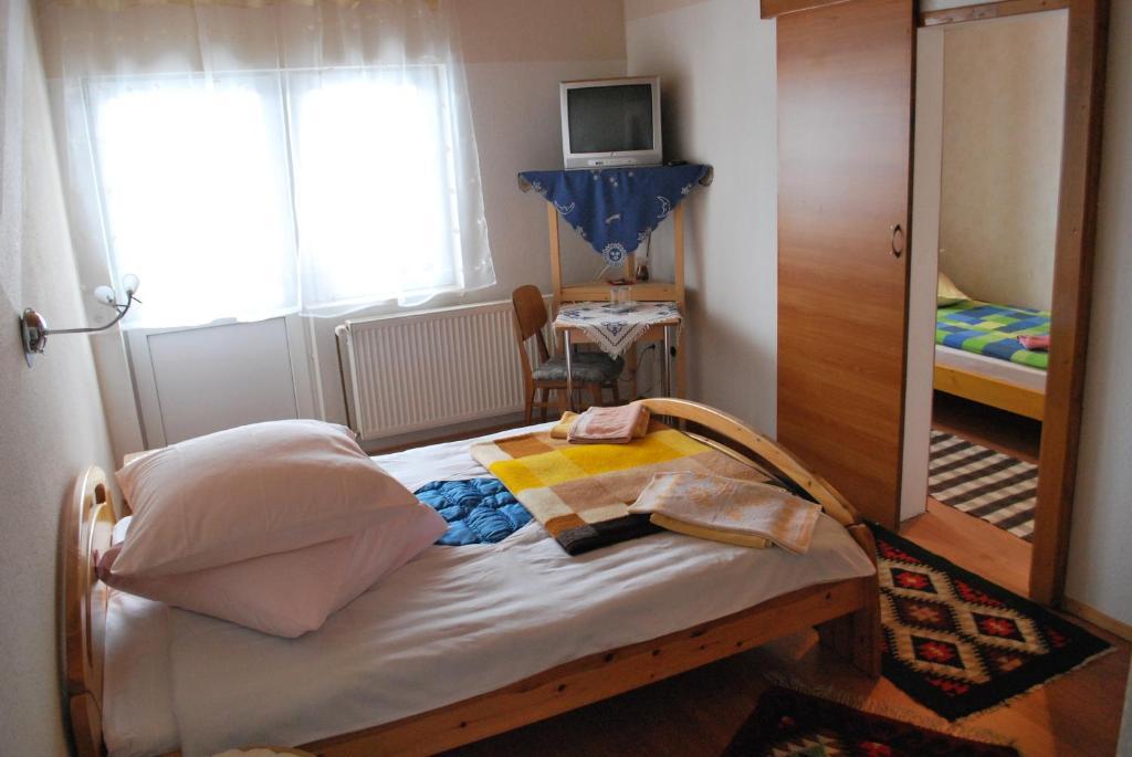Pensiunea Alexandra Vatra Moldoviţei Quarto foto