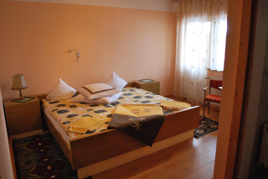 Pensiunea Alexandra Vatra Moldoviţei Quarto foto