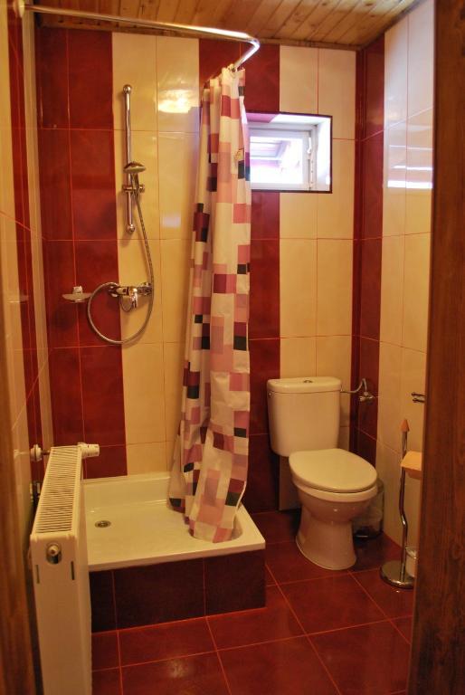 Pensiunea Alexandra Vatra Moldoviţei Quarto foto