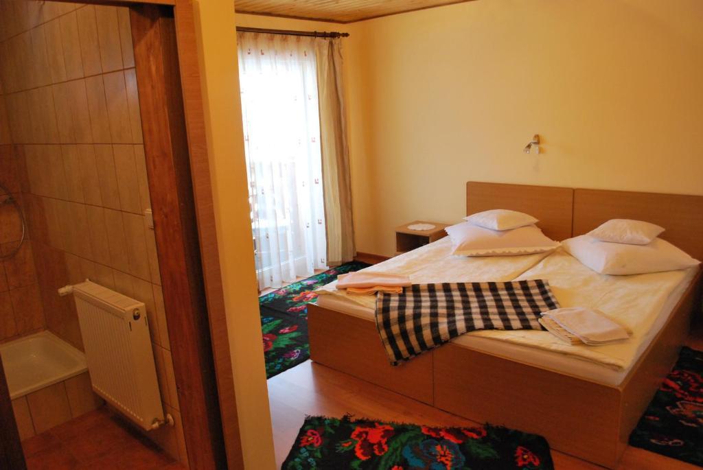 Pensiunea Alexandra Vatra Moldoviţei Quarto foto