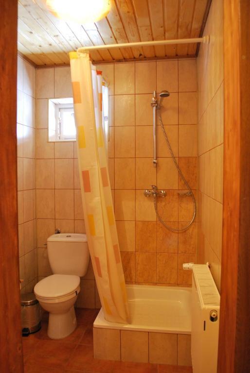 Pensiunea Alexandra Vatra Moldoviţei Quarto foto